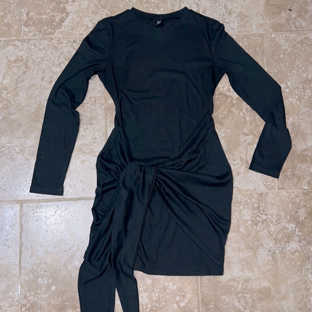 Black long sleeve mid dress
